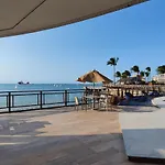 IATE PLAZA - Calçadão - Frente Mar Flat 603